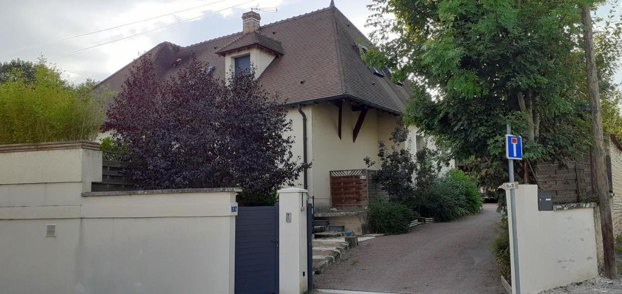 Au P'Tit Versailles Chatillon-Sur-Seine Exterior photo